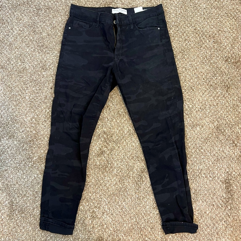 Black camo stretch fit jeans